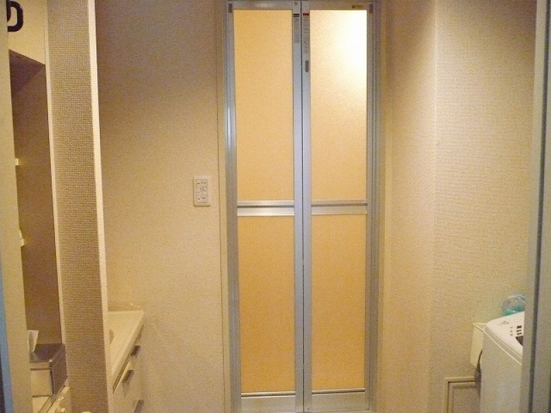 浴室の片開きドアが折れ戸に大変身！