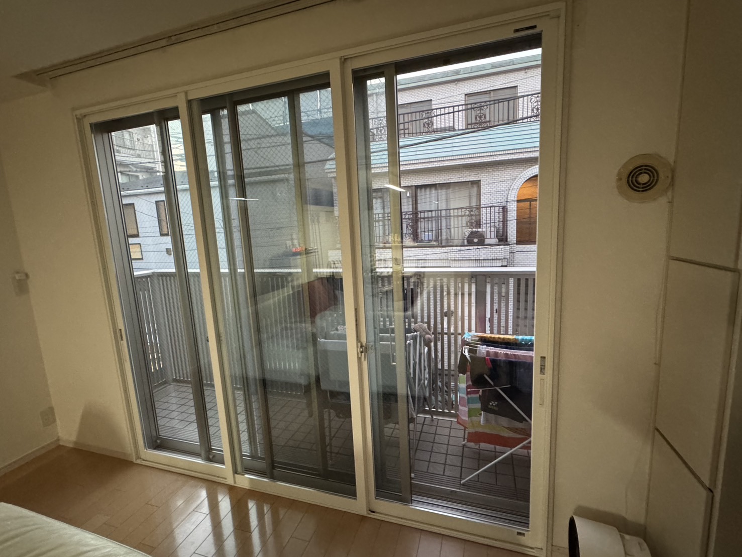 DIYでは、解決できなかった。